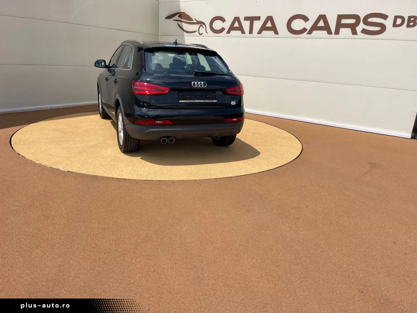 Audi Q3 2.0TDI  177CP  BI-Xenon  Navi  Piele  Keyless