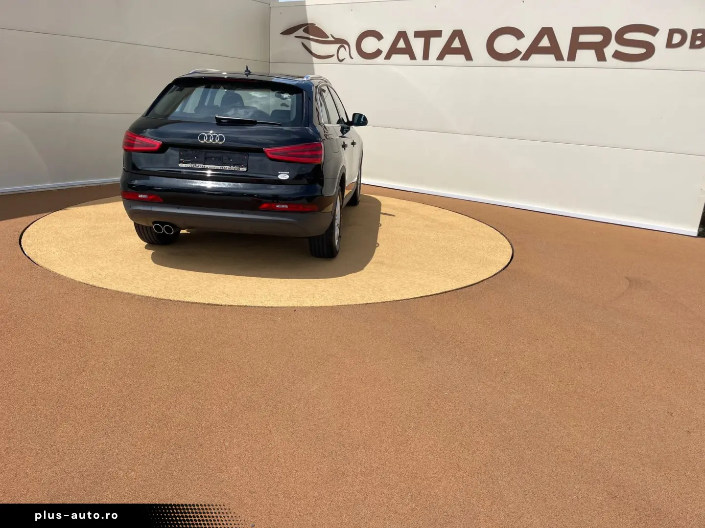 Audi Q3 2.0TDI  177CP  BI-Xenon  Navi  Piele  Keyless