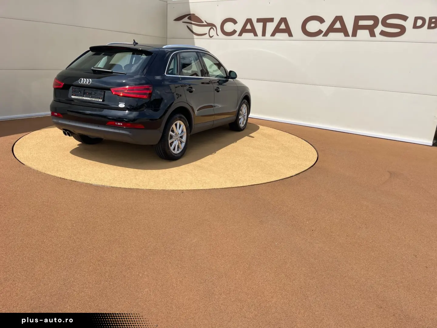 Audi Q3 2.0TDI  177CP  BI-Xenon  Navi  Piele  Keyless