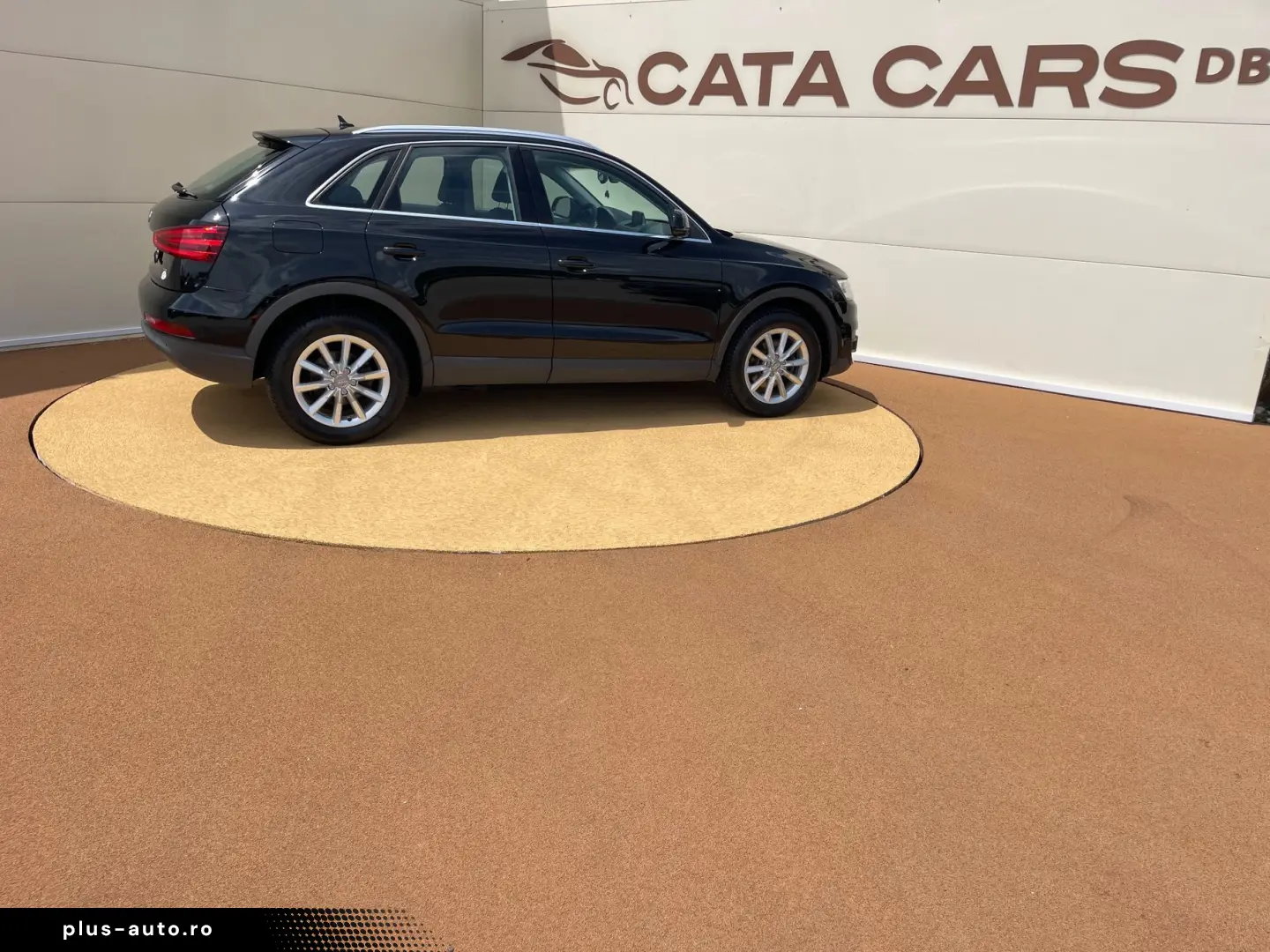 Audi Q3 2.0TDI  177CP  BI-Xenon  Navi  Piele  Keyless