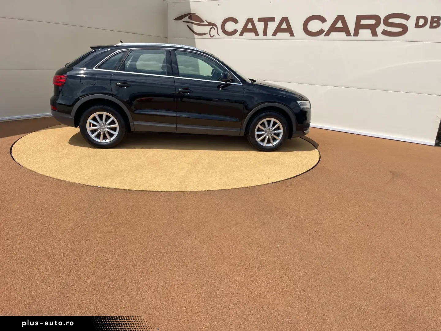 Audi Q3 2.0TDI  177CP  BI-Xenon  Navi  Piele  Keyless