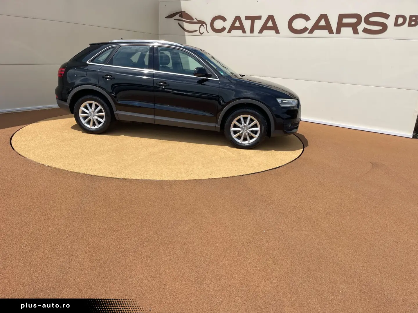 Audi Q3 2.0TDI  177CP  BI-Xenon  Navi  Piele  Keyless