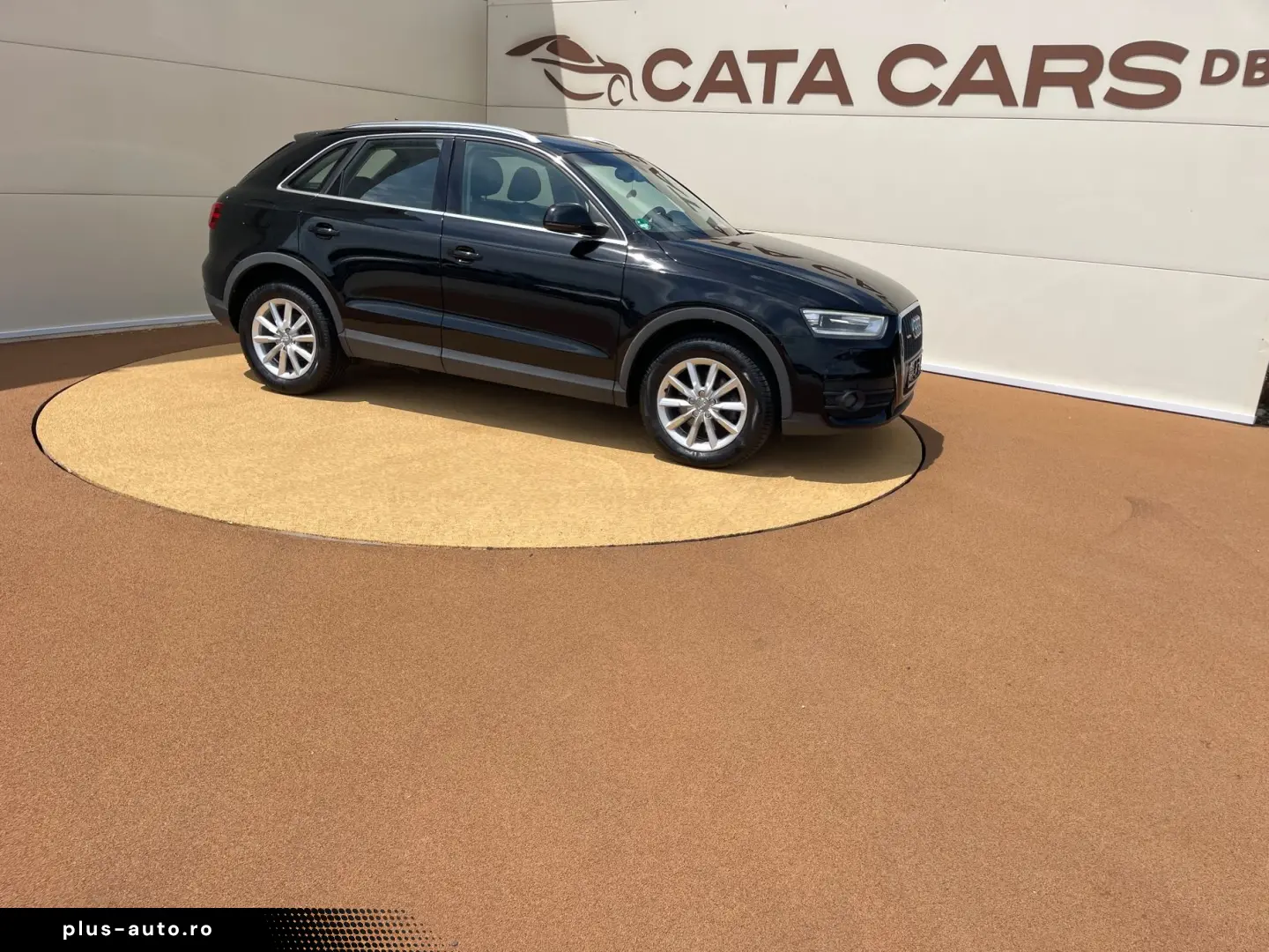 Audi Q3 2.0TDI  177CP  BI-Xenon  Navi  Piele  Keyless