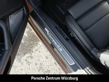 Porsche 992 911 Carrera 4S Burmester