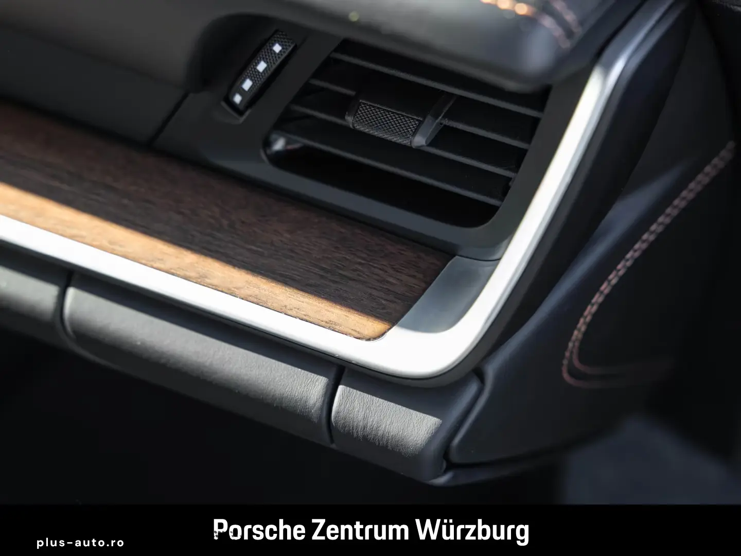 Porsche 992 911 Carrera 4S Burmester
