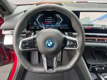 BMW 550e xDrive Touring M Sport   GARANTIE-bis-06.30