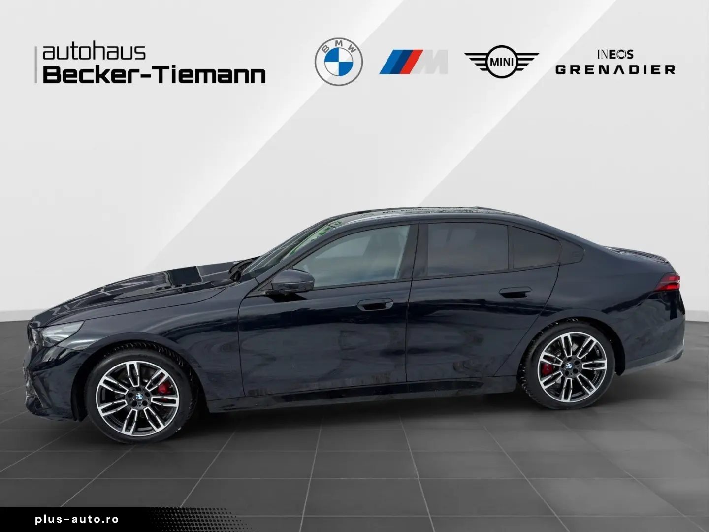 BMW 520d M Sport Pro IconicGlow Driving  Parking