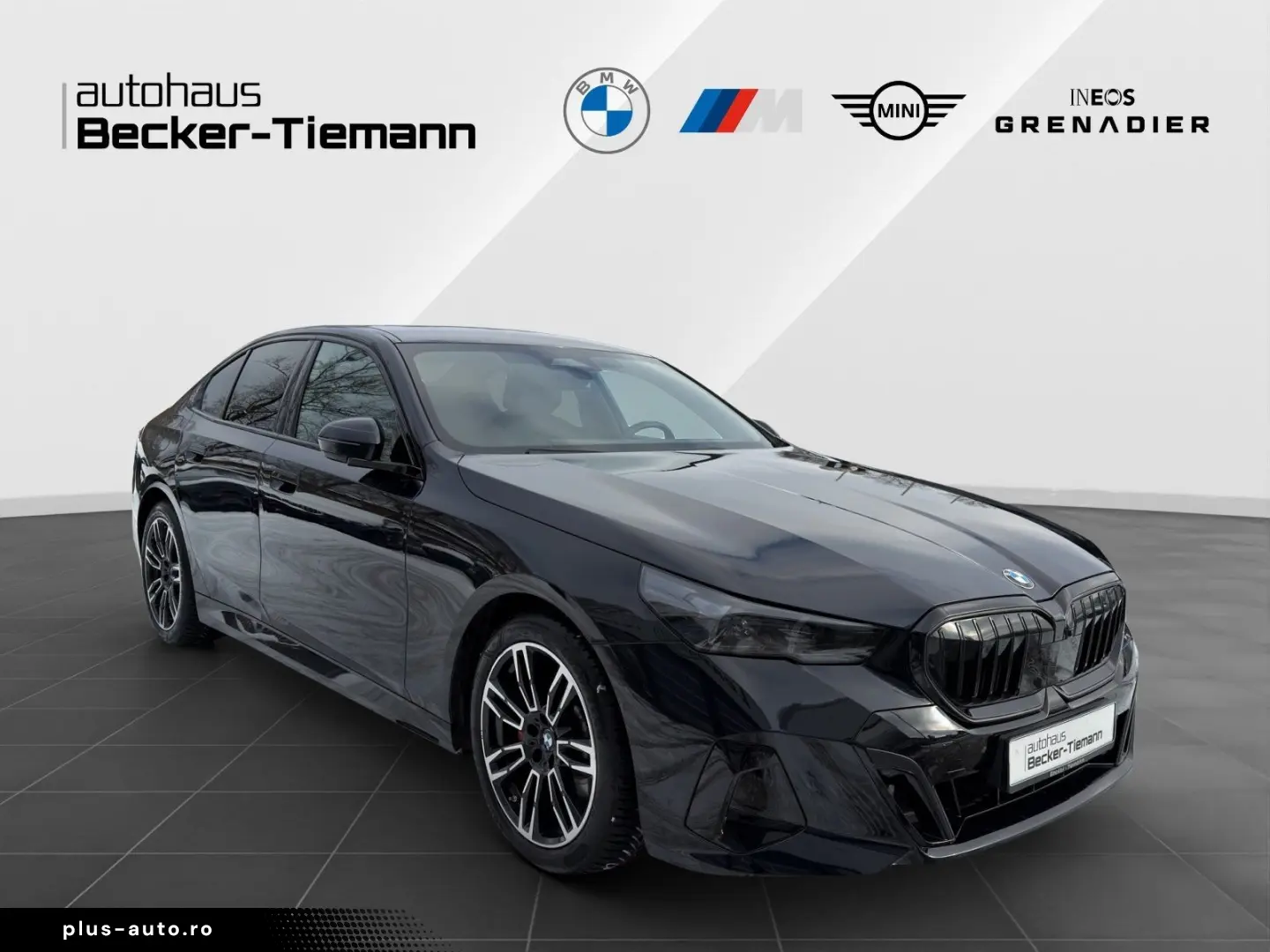 BMW 520d M Sport Pro IconicGlow Driving  Parking