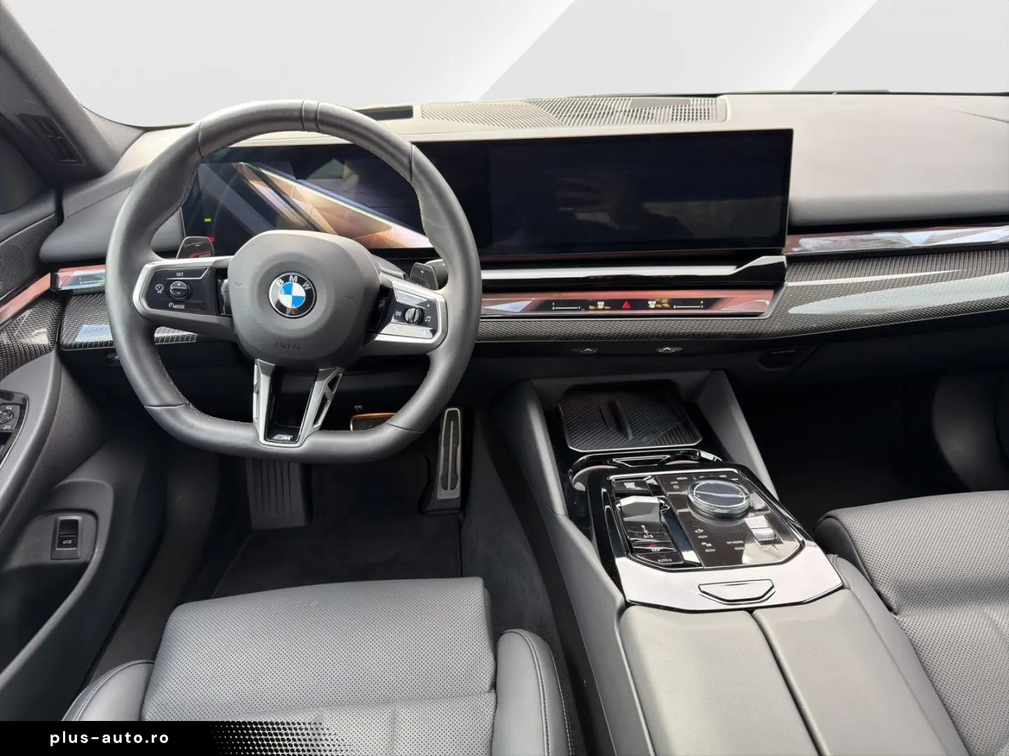 BMW 520d M Sport Pro IconicGlow Driving  Parking