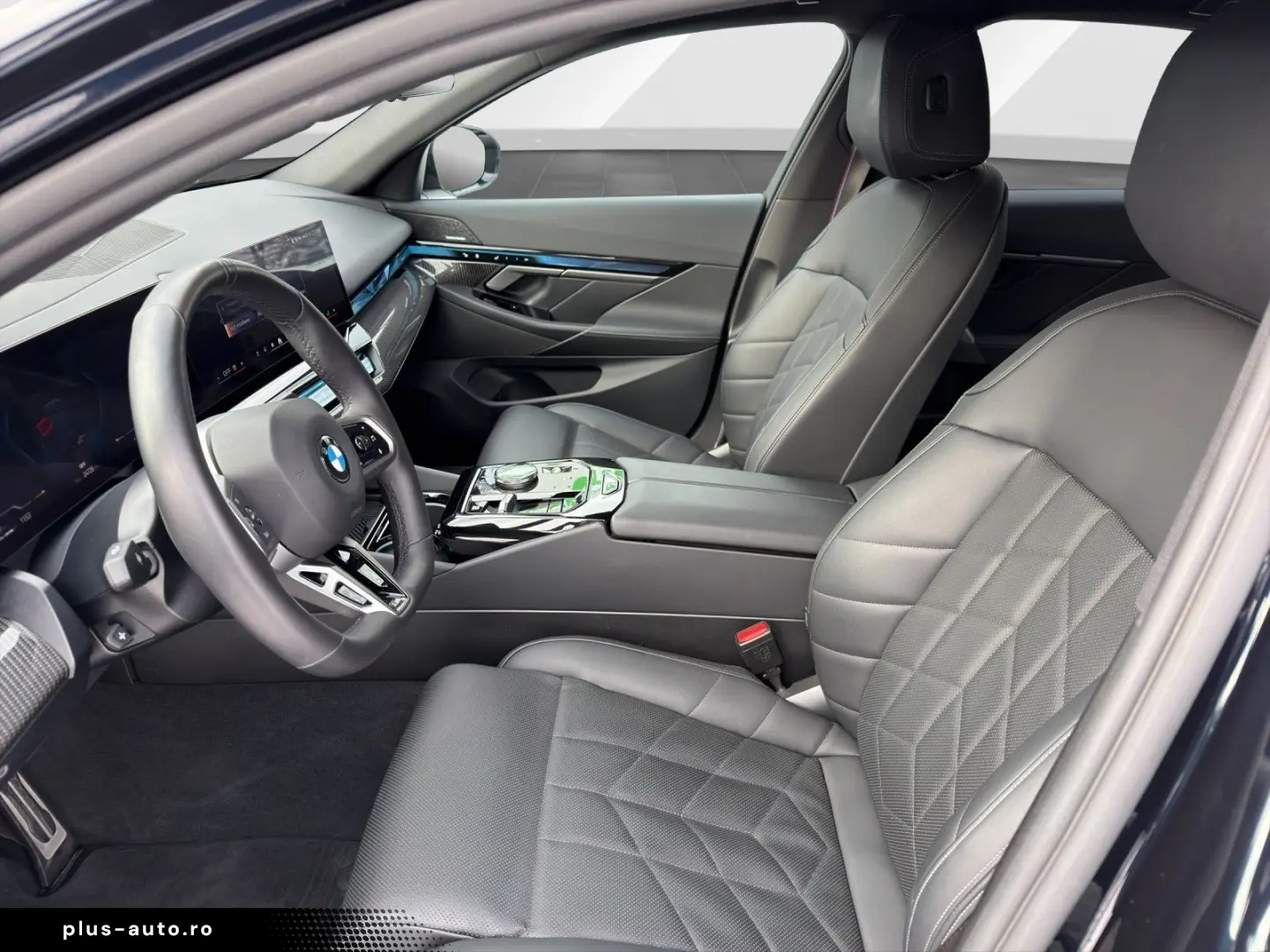BMW 520d M Sport Pro IconicGlow Driving  Parking