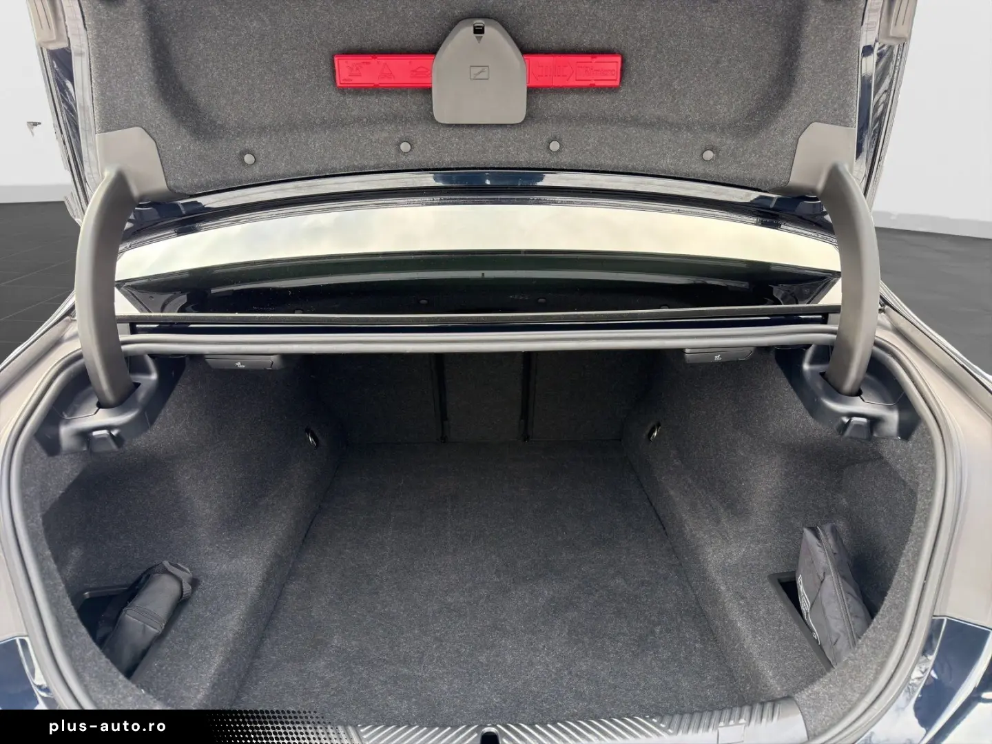 BMW 520d M Sport Pro IconicGlow Driving  Parking