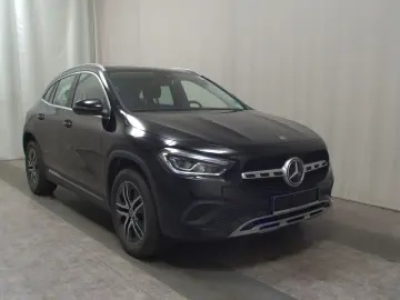 MERCEDES-BENZ GLA 180 d Progressive T-Leder LED