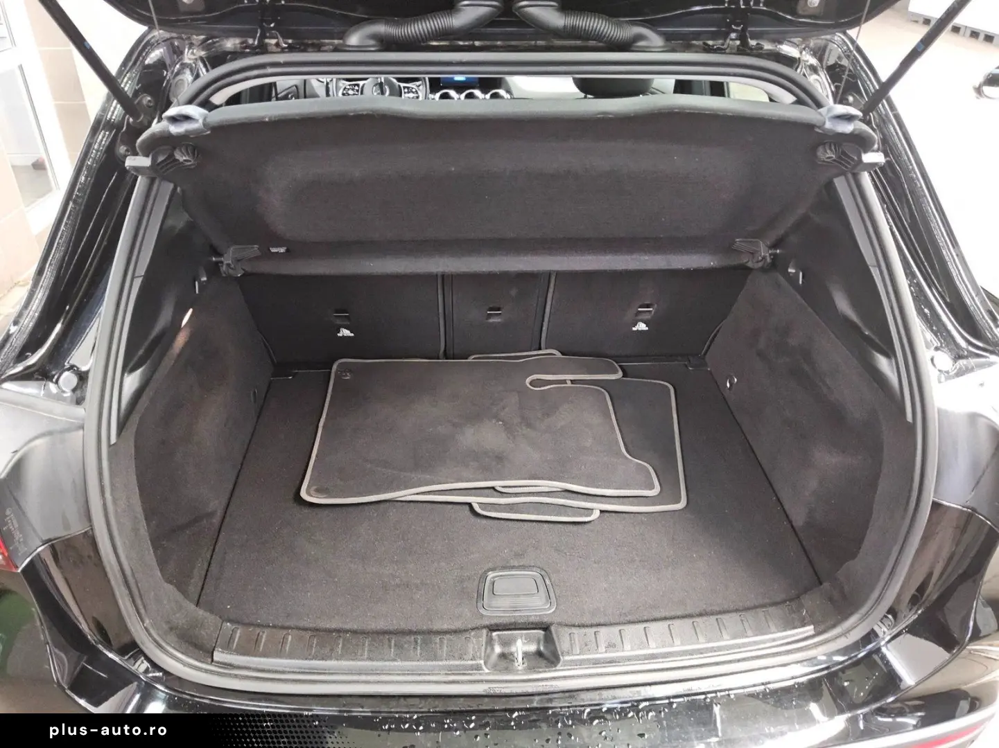MERCEDES-BENZ GLA 180 d Progressive T-Leder LED