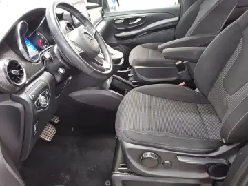MERCEDES-BENZ V 220 d AMG-Line lang Airmatic LED