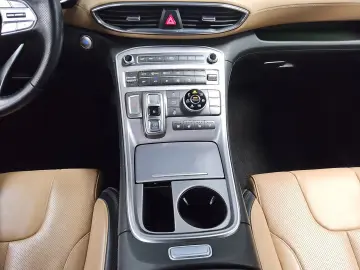 HYUNDAI Santa Fe 2.2 CRDI 4WD Signature LED HuD Pano