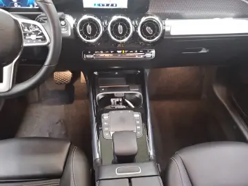 MERCEDES-BENZ GLB 200 d Progressive T-Leder Navi