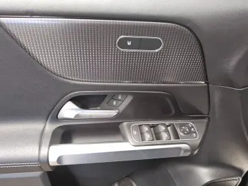 MERCEDES-BENZ GLB 200 d Progressive T-Leder Navi