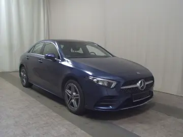 MERCEDES-BENZ A 250 e AMG-Line Navi LED Pano