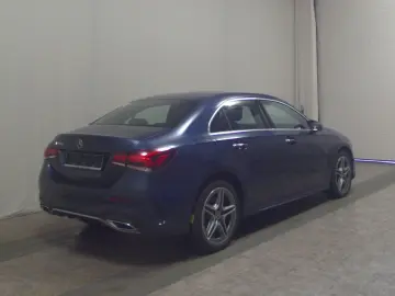 MERCEDES-BENZ A 250 e AMG-Line Navi LED Pano