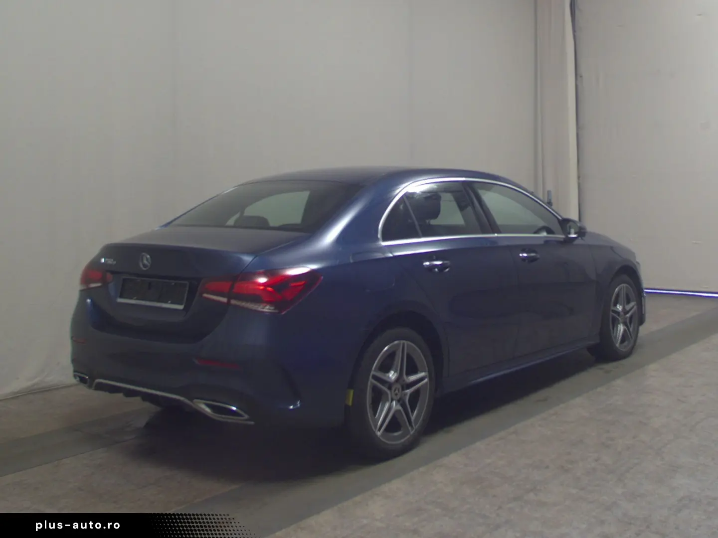 MERCEDES-BENZ A 250 e AMG-Line Navi LED Pano
