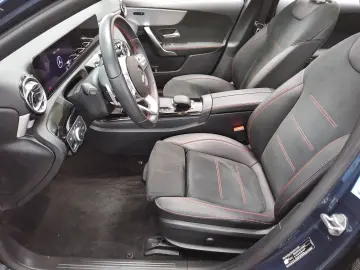MERCEDES-BENZ A 250 e AMG-Line Navi LED Pano