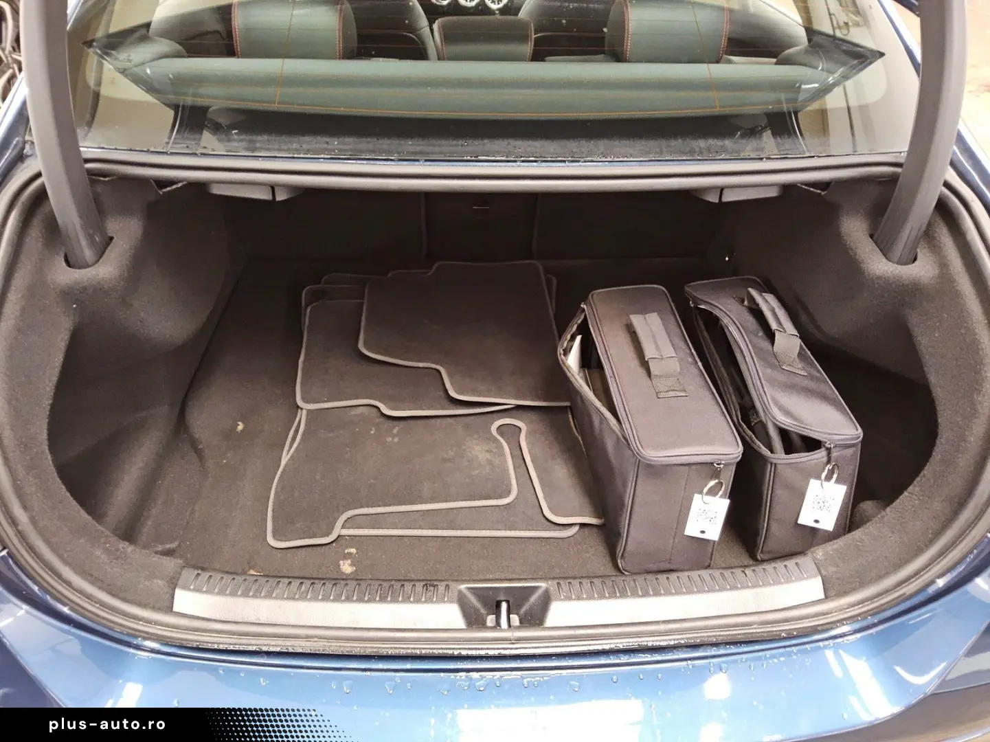 MERCEDES-BENZ A 250 e AMG-Line Navi LED Pano