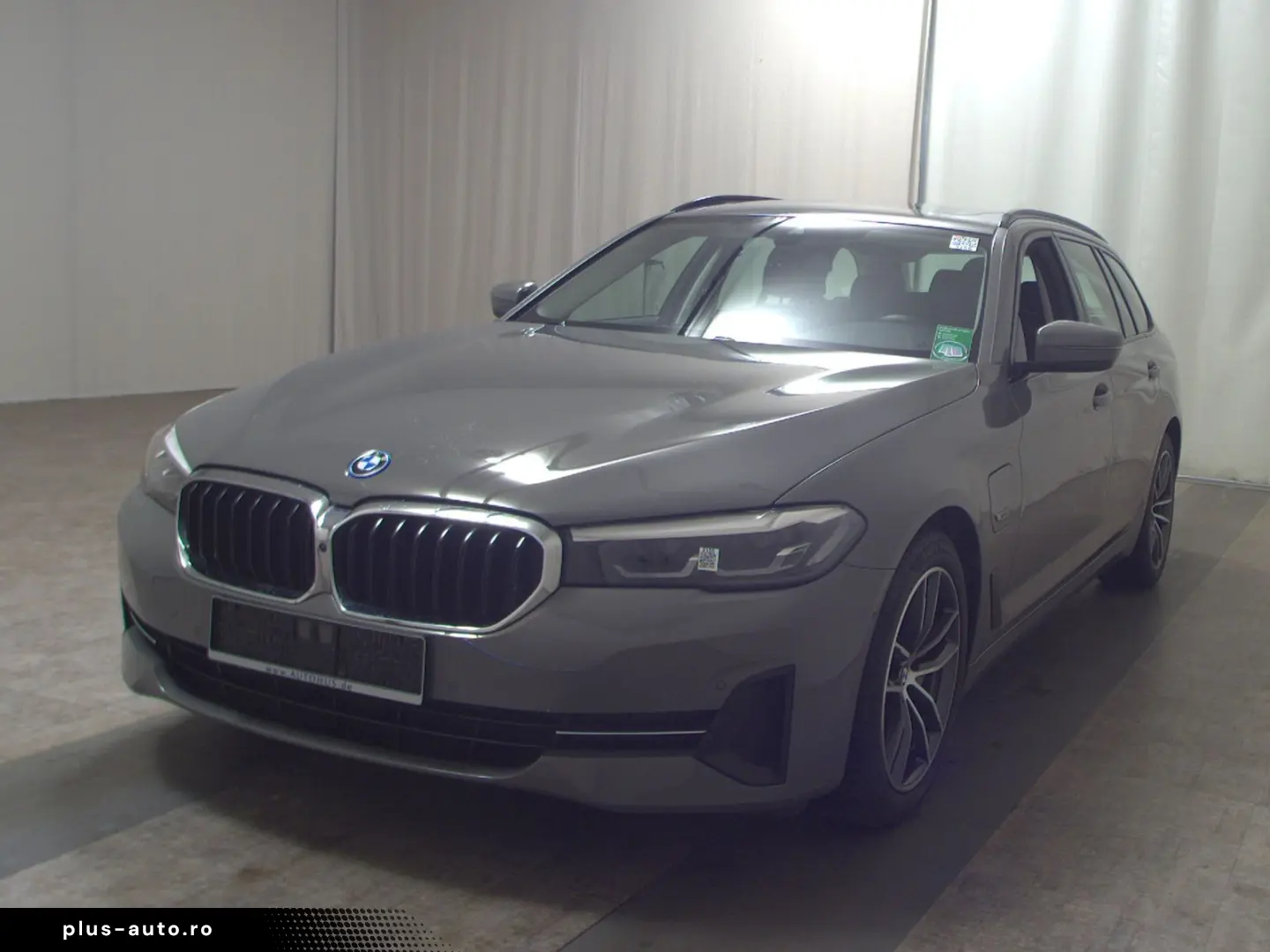 BMW 530e Touring Leder Navi LED Pano 360