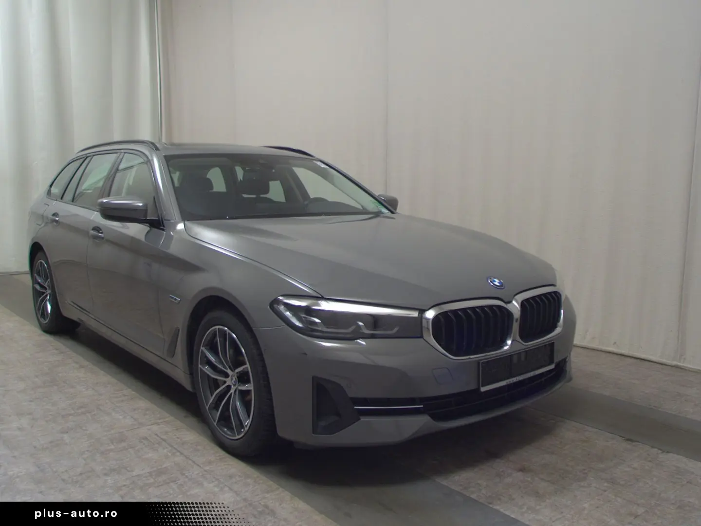 BMW 530e Touring Leder Navi LED Pano 360