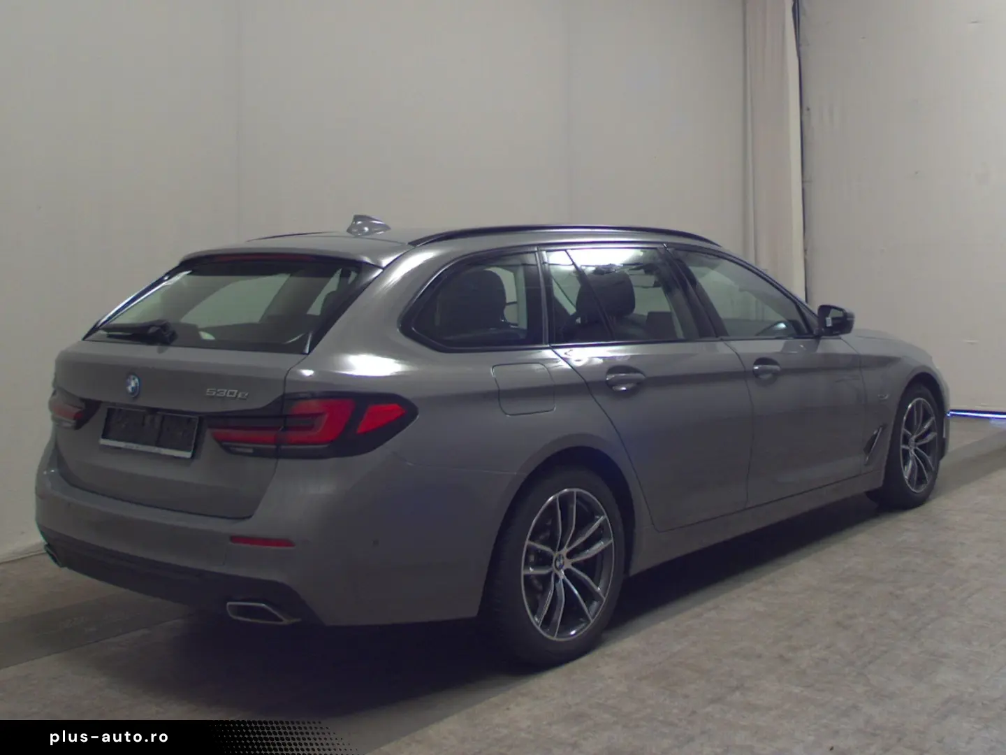 BMW 530e Touring Leder Navi LED Pano 360