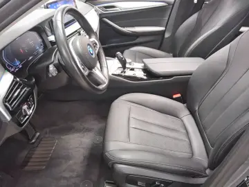 BMW 530e Touring Leder Navi LED Pano 360