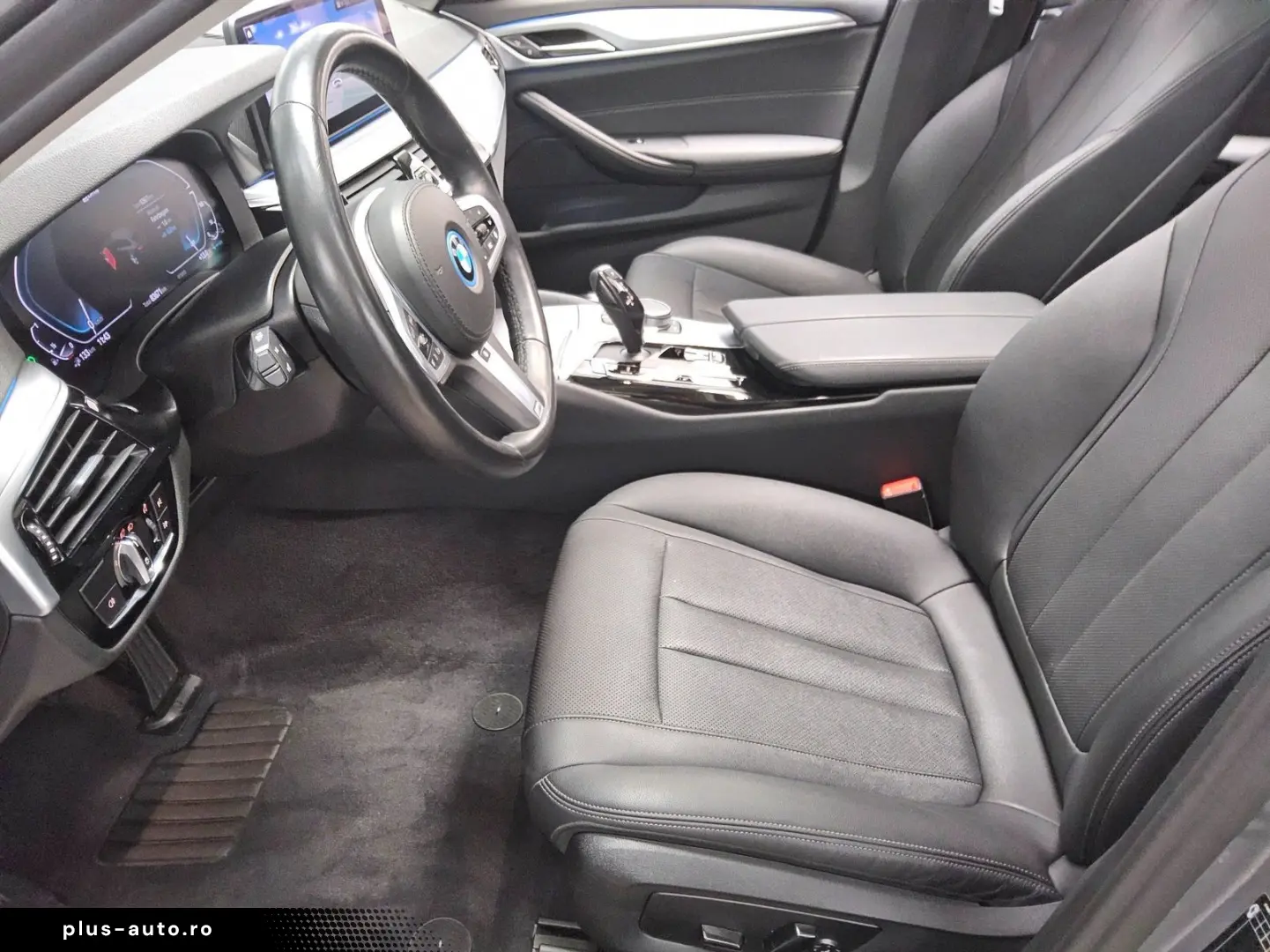 BMW 530e Touring Leder Navi LED Pano 360