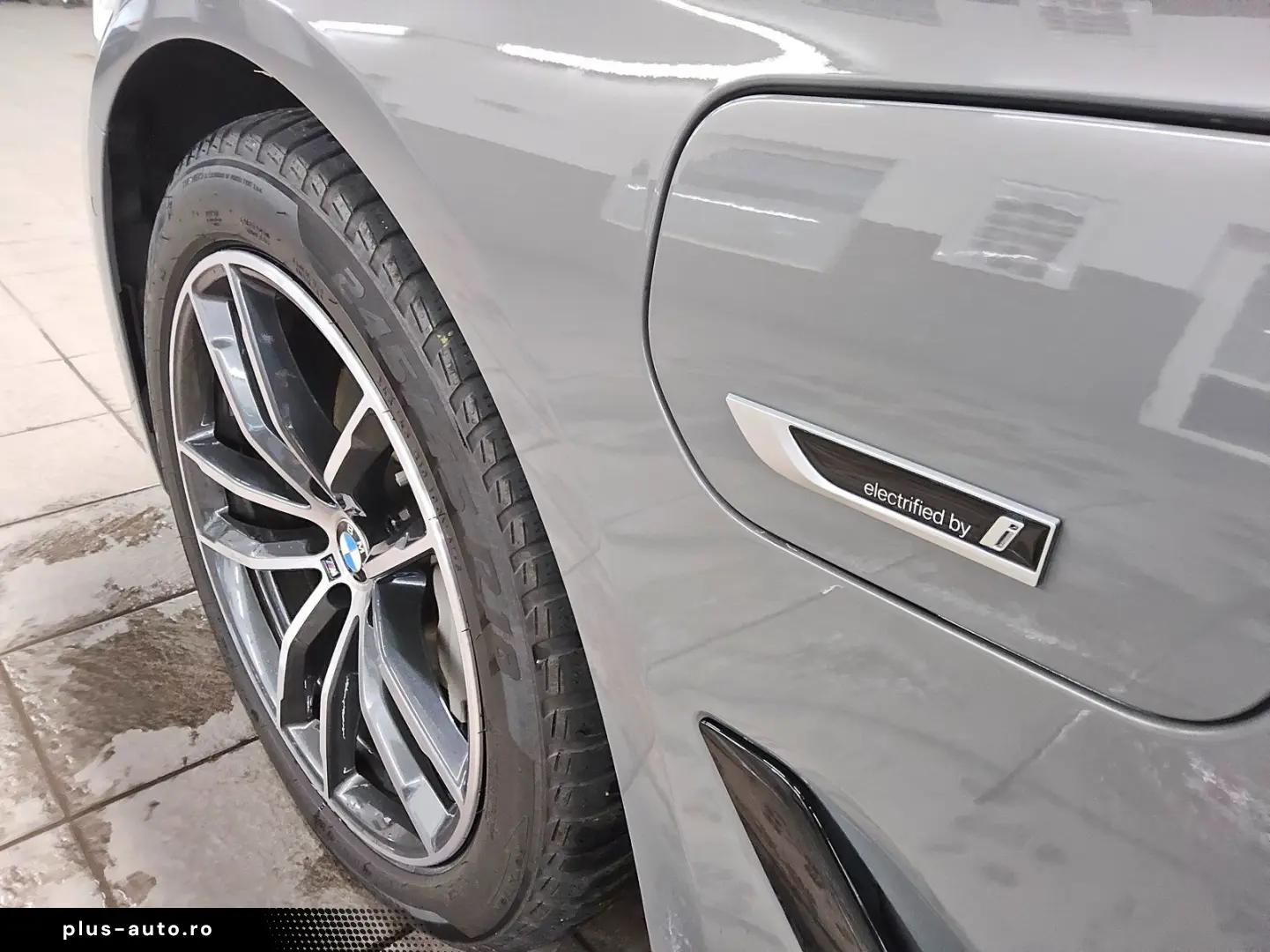 BMW 530e Touring Leder Navi LED Pano 360