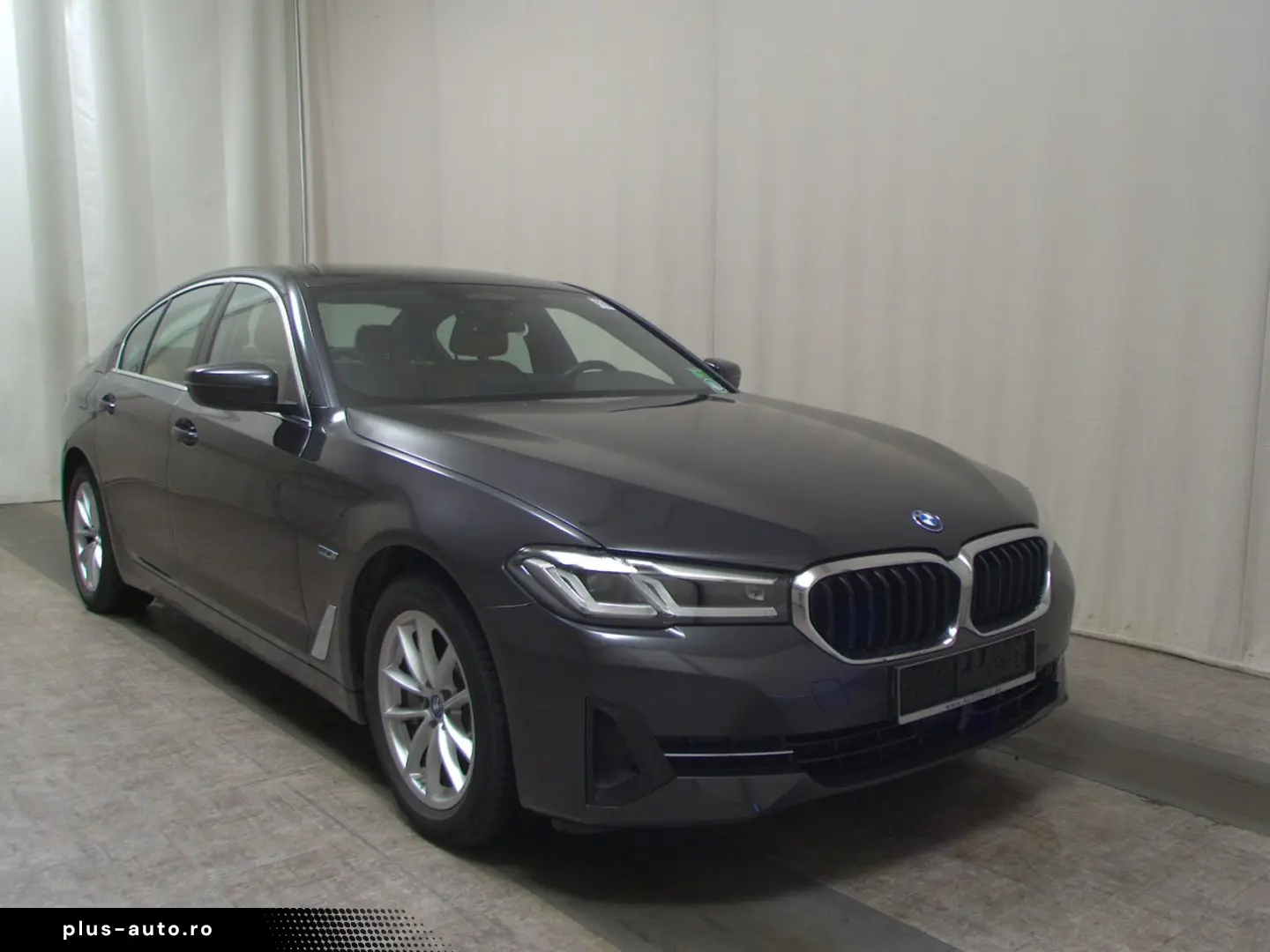 BMW 530e Leder Navi LED  LC prof. ACC Kamera