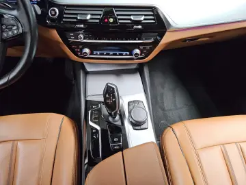 BMW 530e Leder Navi LED  LC prof. ACC Kamera