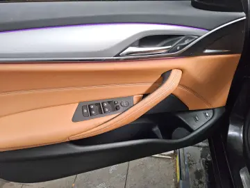 BMW 530e Leder Navi LED  LC prof. ACC Kamera