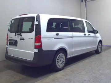 MERCEDES-BENZ Vito CDI Tourer Pro extralang 8-Sitze Navi