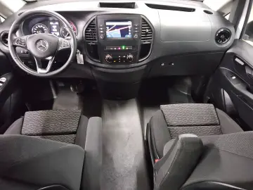 MERCEDES-BENZ Vito CDI Tourer Pro extralang 8-Sitze Navi