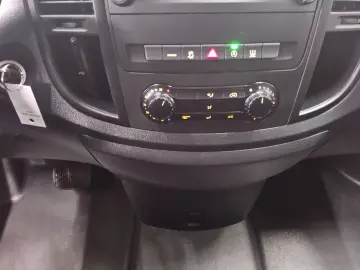MERCEDES-BENZ Vito CDI Tourer Pro extralang 8-Sitze Navi