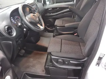 MERCEDES-BENZ Vito CDI Tourer Pro extralang 8-Sitze Navi