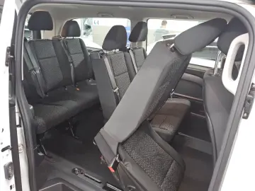 MERCEDES-BENZ Vito CDI Tourer Pro extralang 8-Sitze Navi