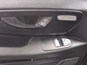 MERCEDES-BENZ Vito CDI Tourer Pro extralang 8-Sitze Navi RFK