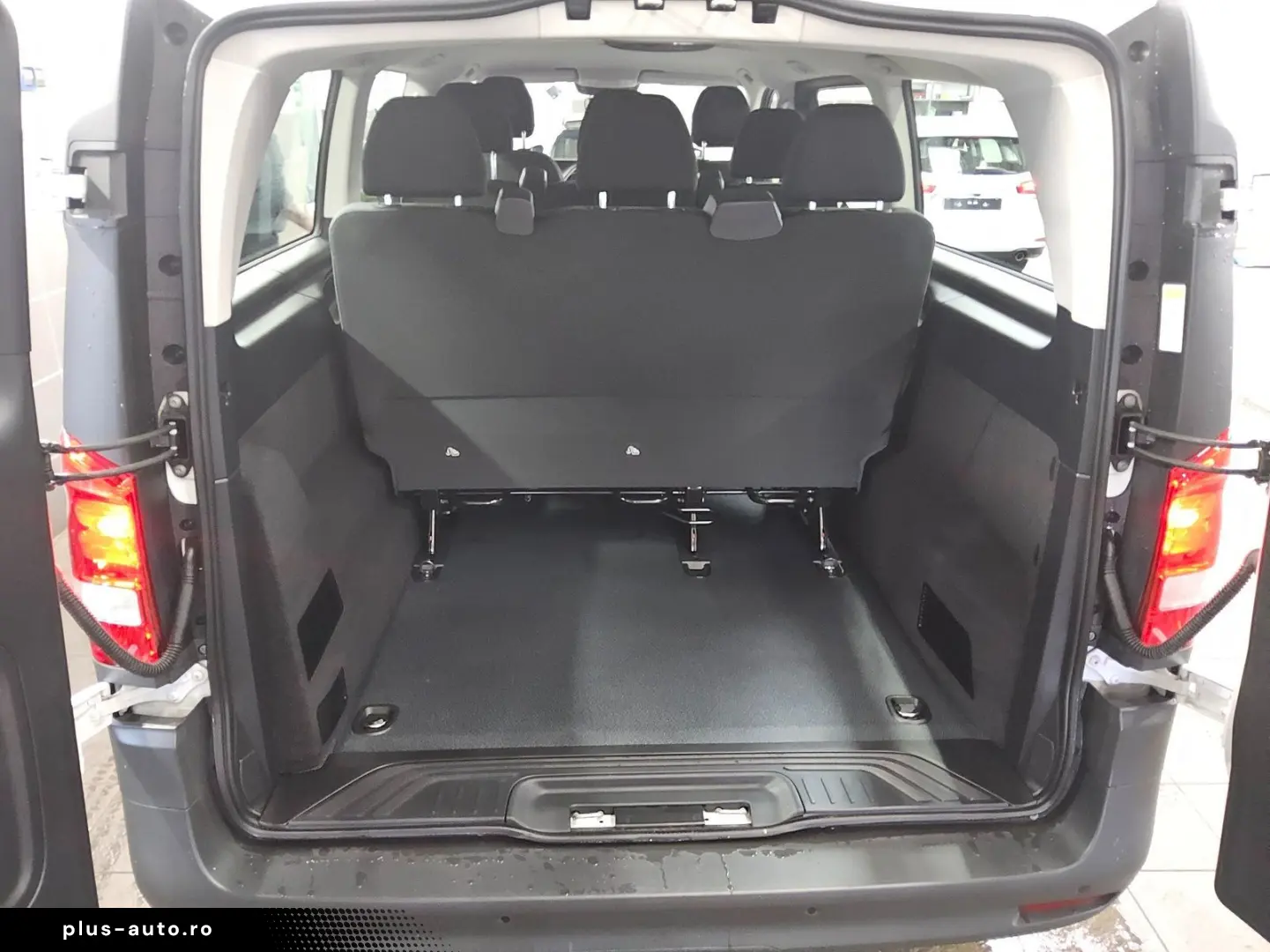 MERCEDES-BENZ Vito CDI Tourer Pro extralang 8-Sitze Navi RFK
