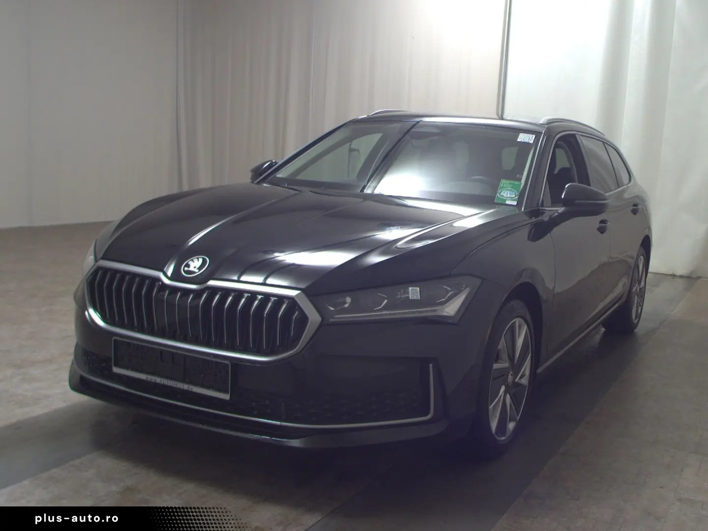 SKODA Superb Kombi 2.0 TDI 4x4 Selection Navi Matrix
