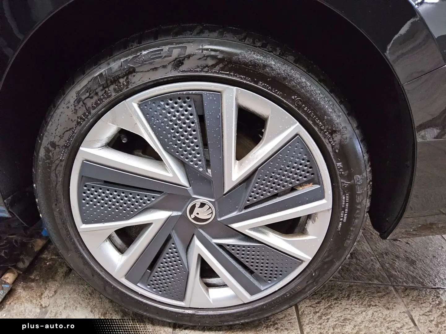 SKODA Superb Kombi 2.0 TDI 4x4 Selection Navi Matrix