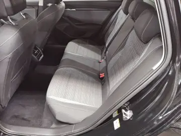 SKODA Superb Kombi 2.0 TDI 4x4 Selection Navi Matrix