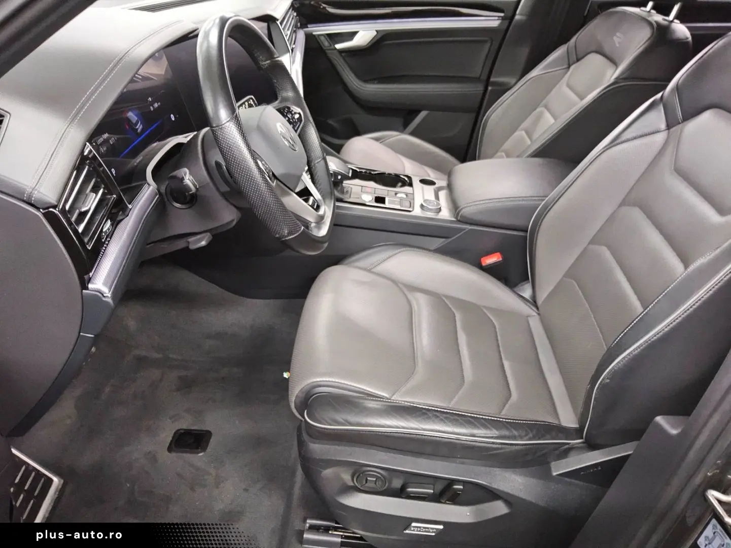 VW Touareg 3.0 TDI 4M R-Line Leder Navi LED