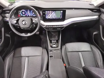 SKODA Octavia Kombi 1.4 TSI iV Style LED HuD Pano