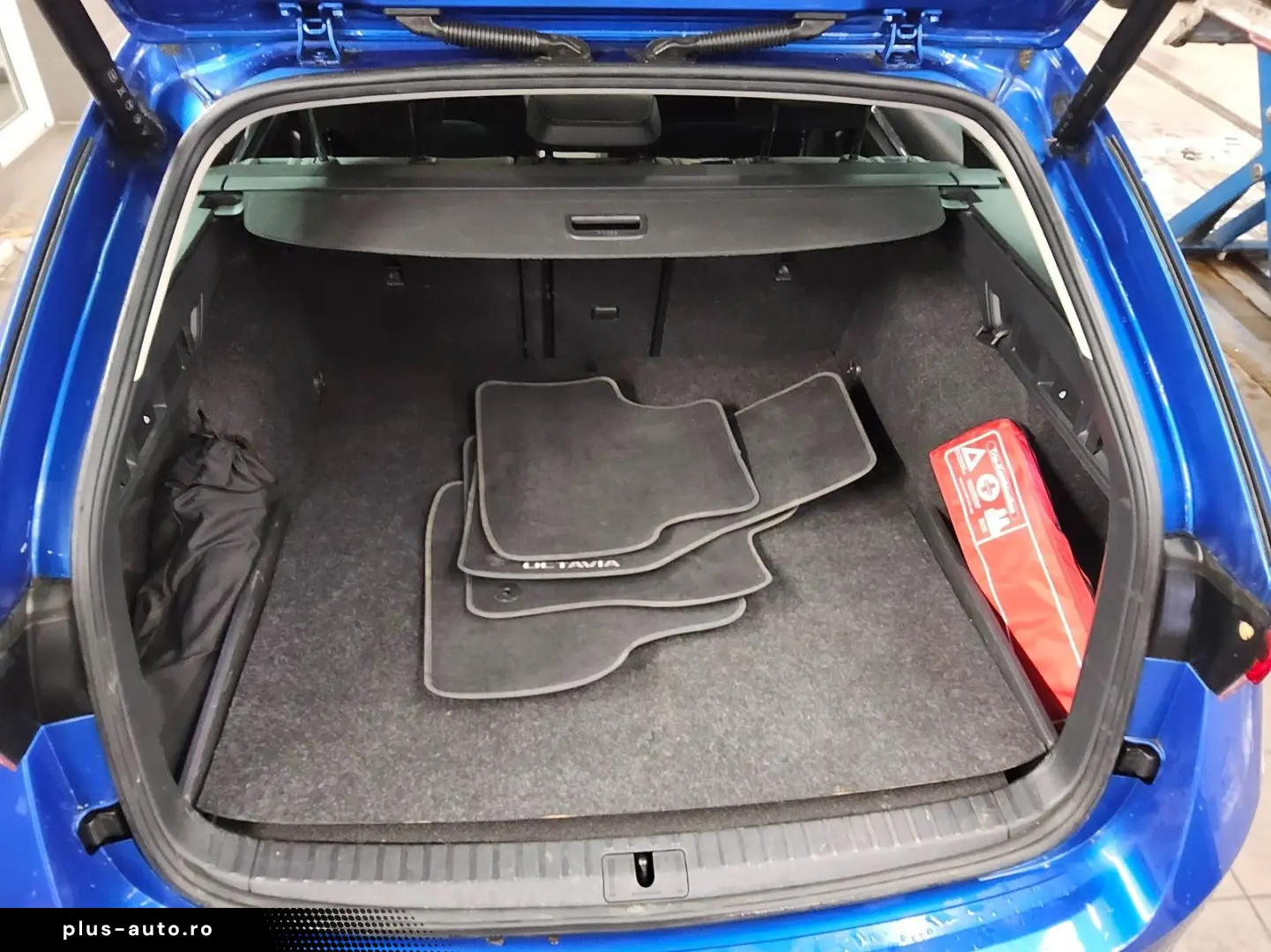 SKODA Octavia Kombi 1.4 TSI iV Style LED HuD Pano