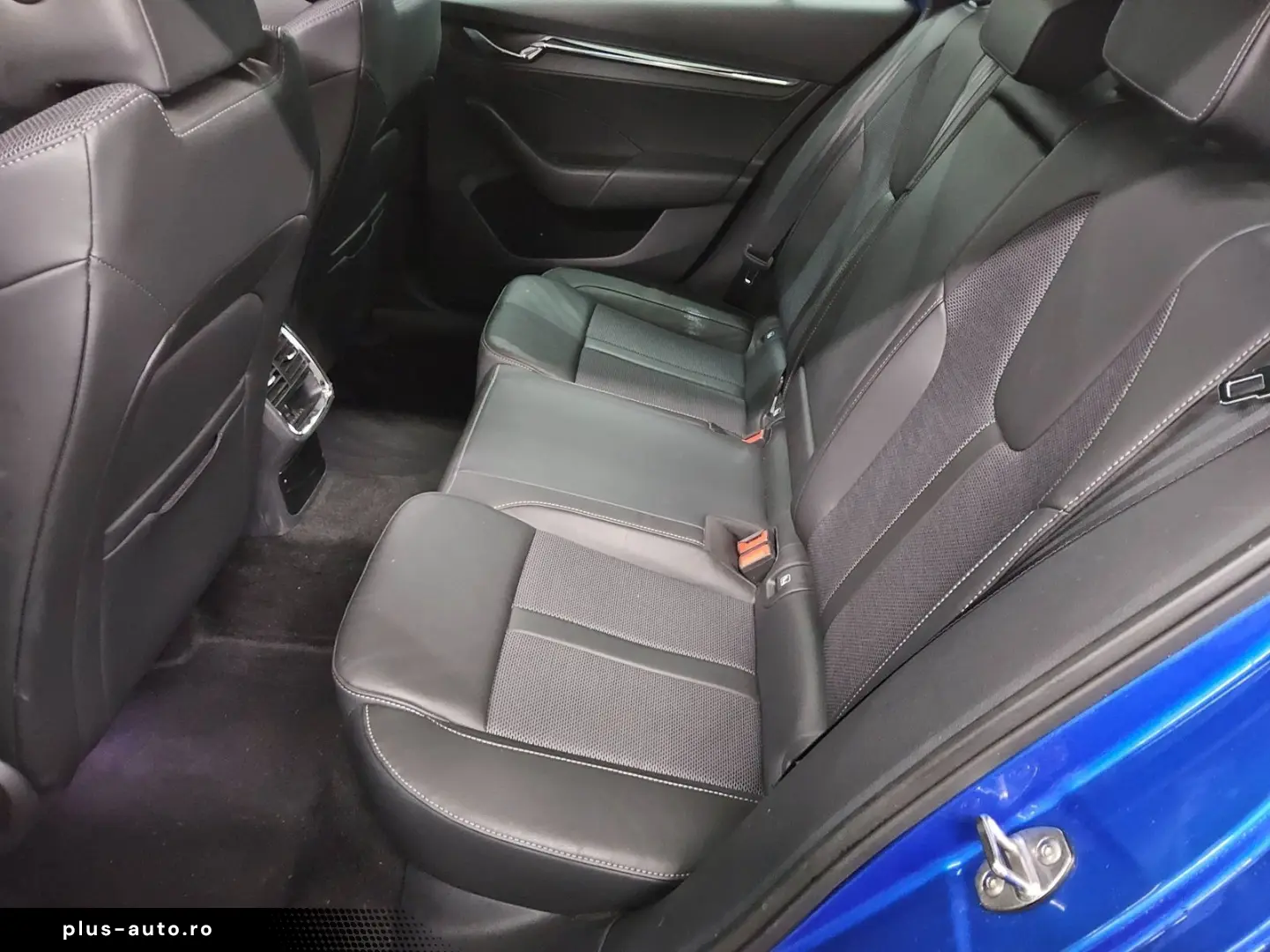 SKODA Octavia Kombi 1.4 TSI iV Style LED HuD Pano
