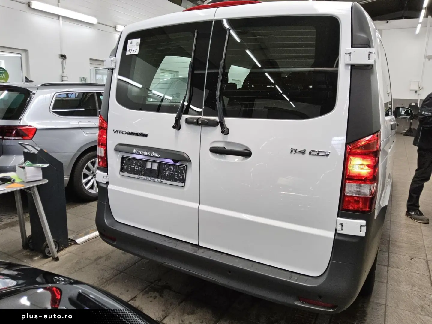 MERCEDES-BENZ Vito CDI Tourer Pro Extralang 8-Sitze